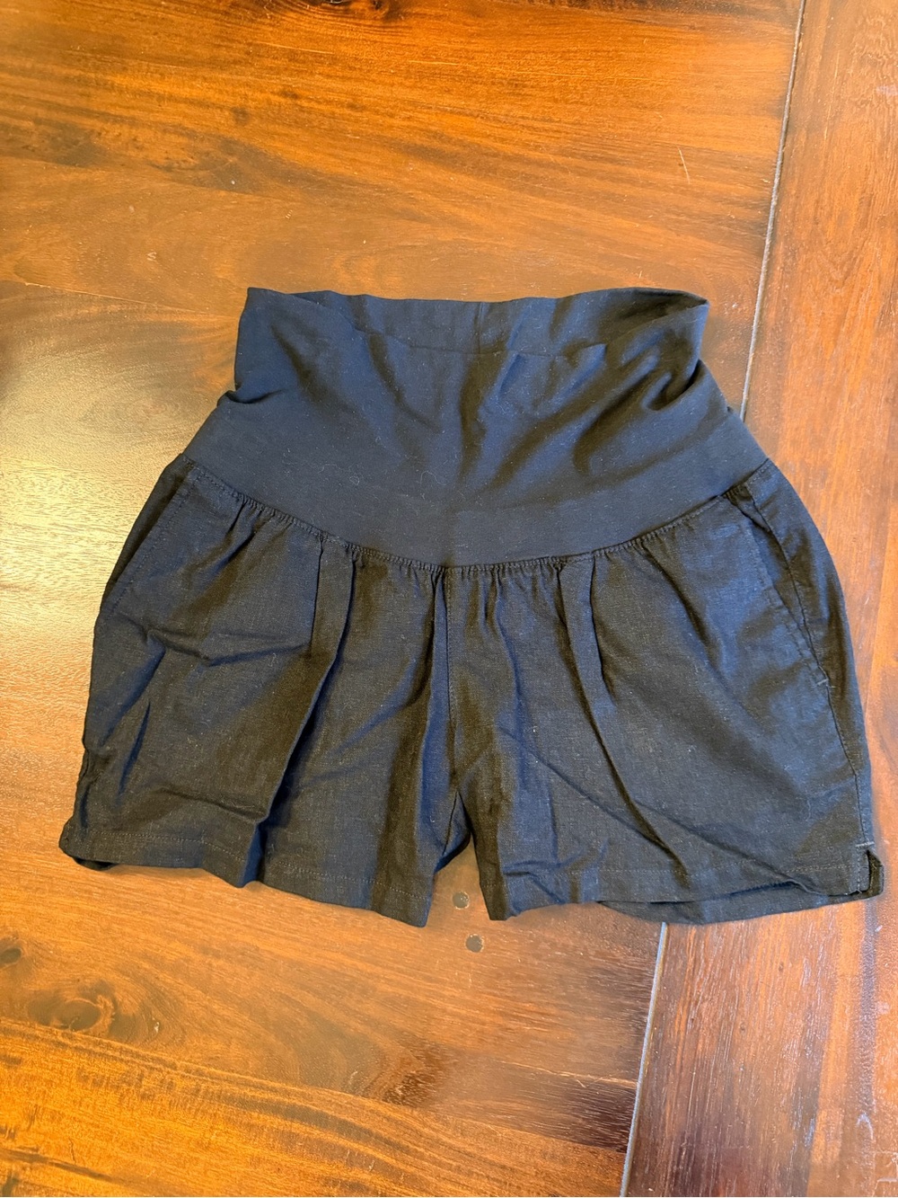 Old Navy Black High-Waist Maternity Linen Shorts like new
